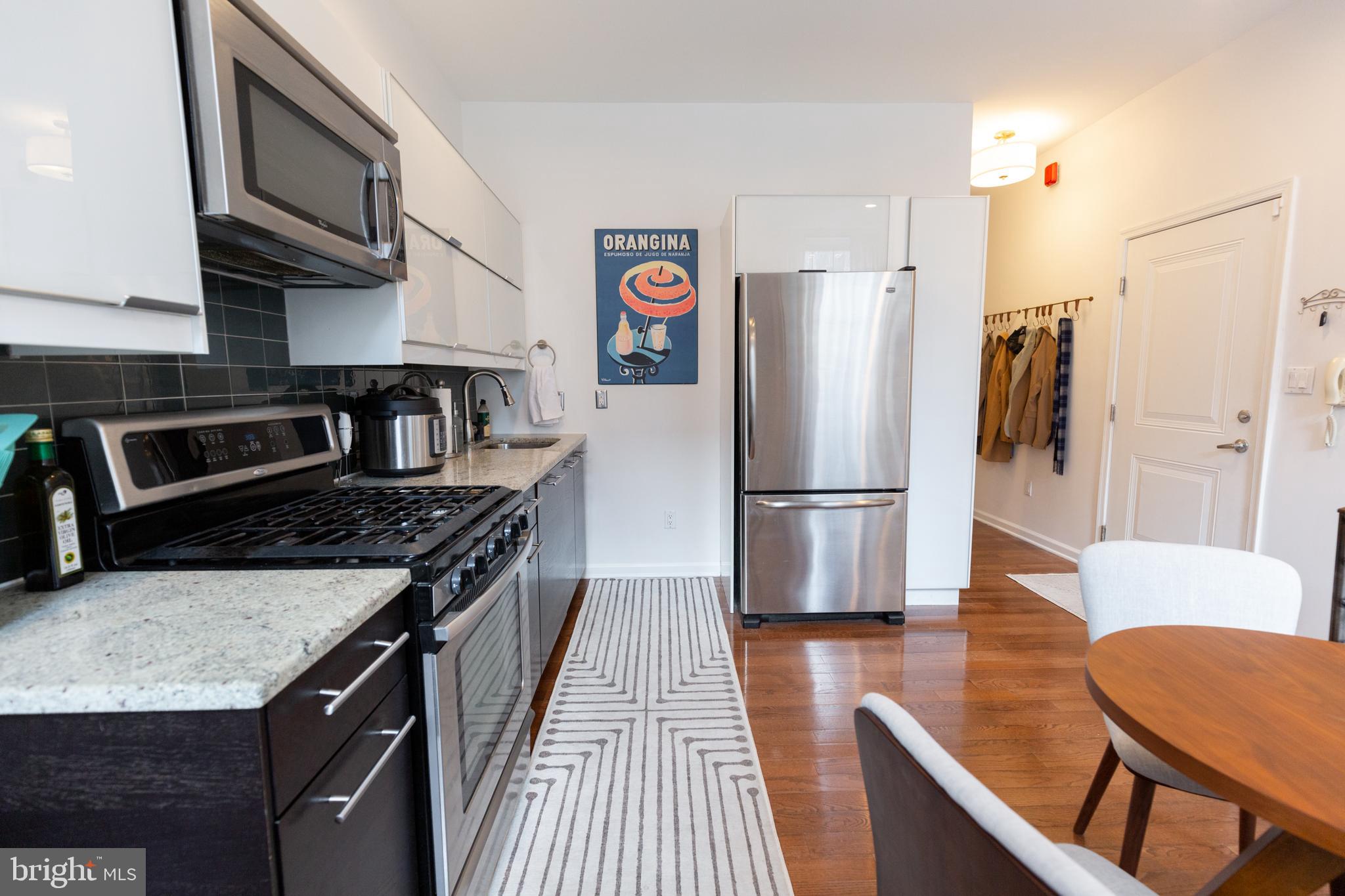 AVENUE OF THE ARTS - Residential