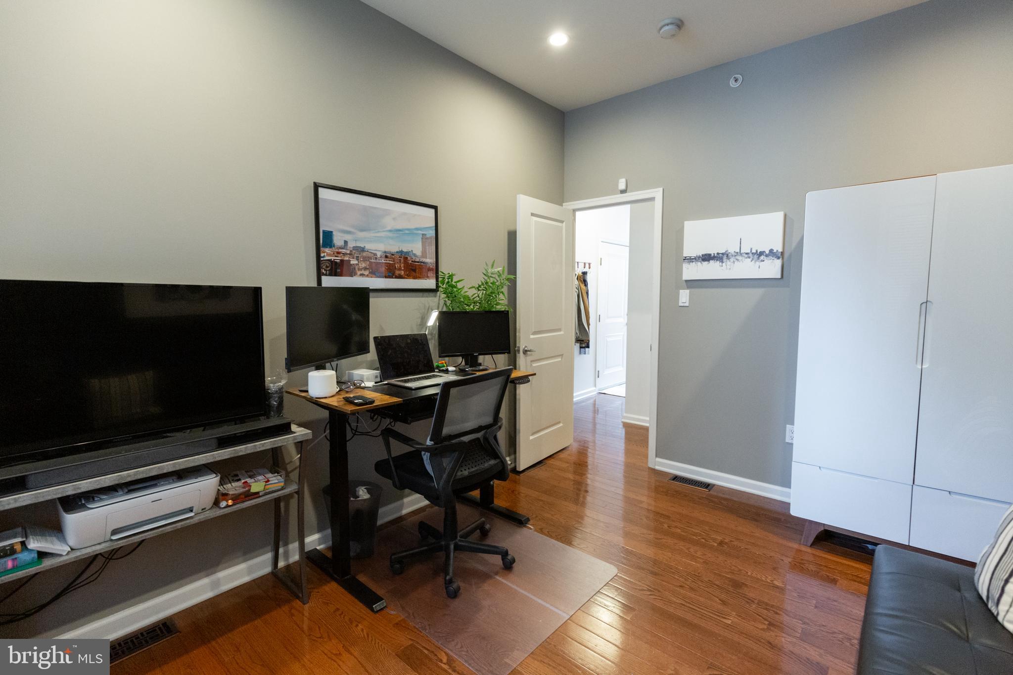 AVENUE OF THE ARTS - Residential