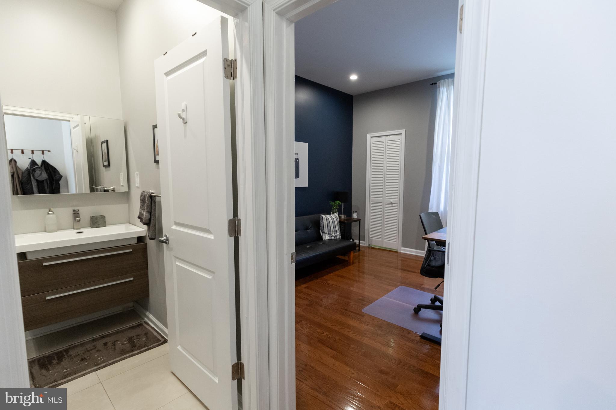 AVENUE OF THE ARTS - Residential