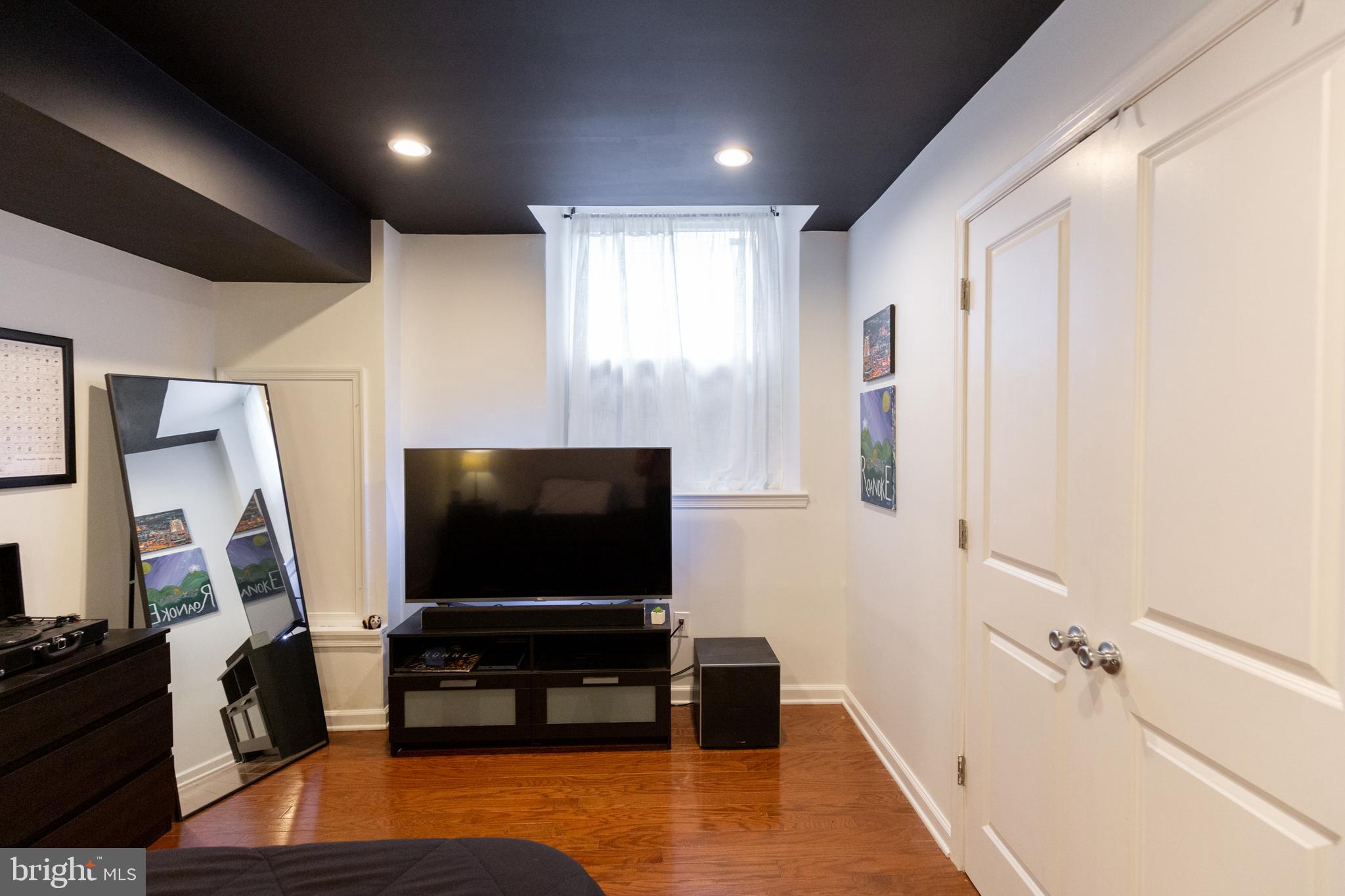 AVENUE OF THE ARTS - Residential