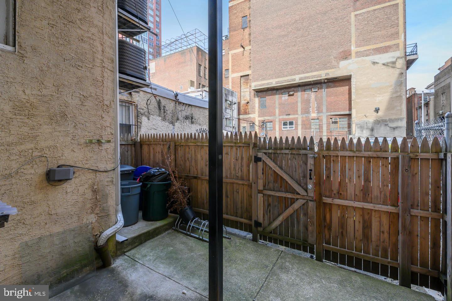 AVENUE OF THE ARTS - Residential