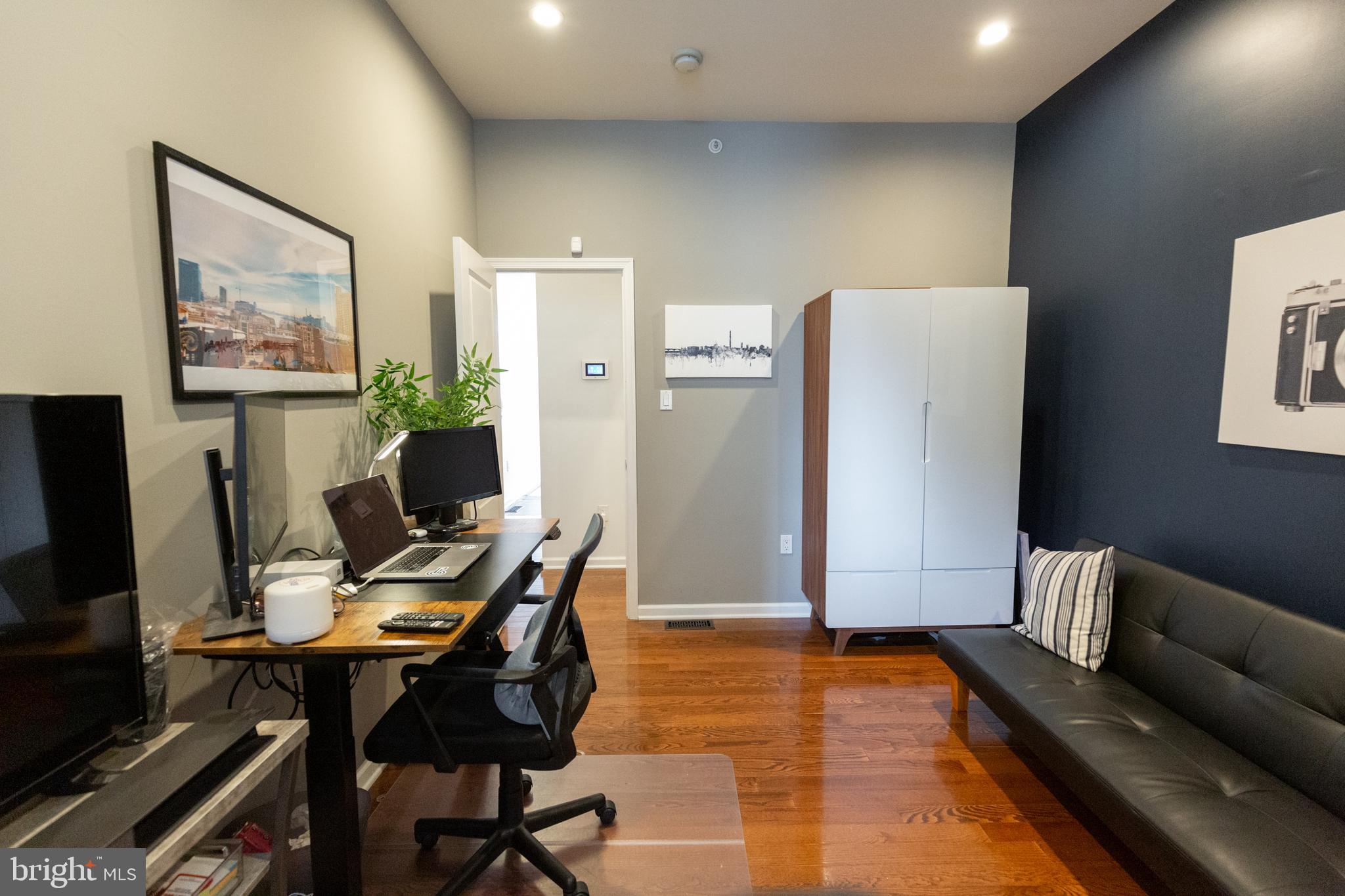 AVENUE OF THE ARTS - Residential