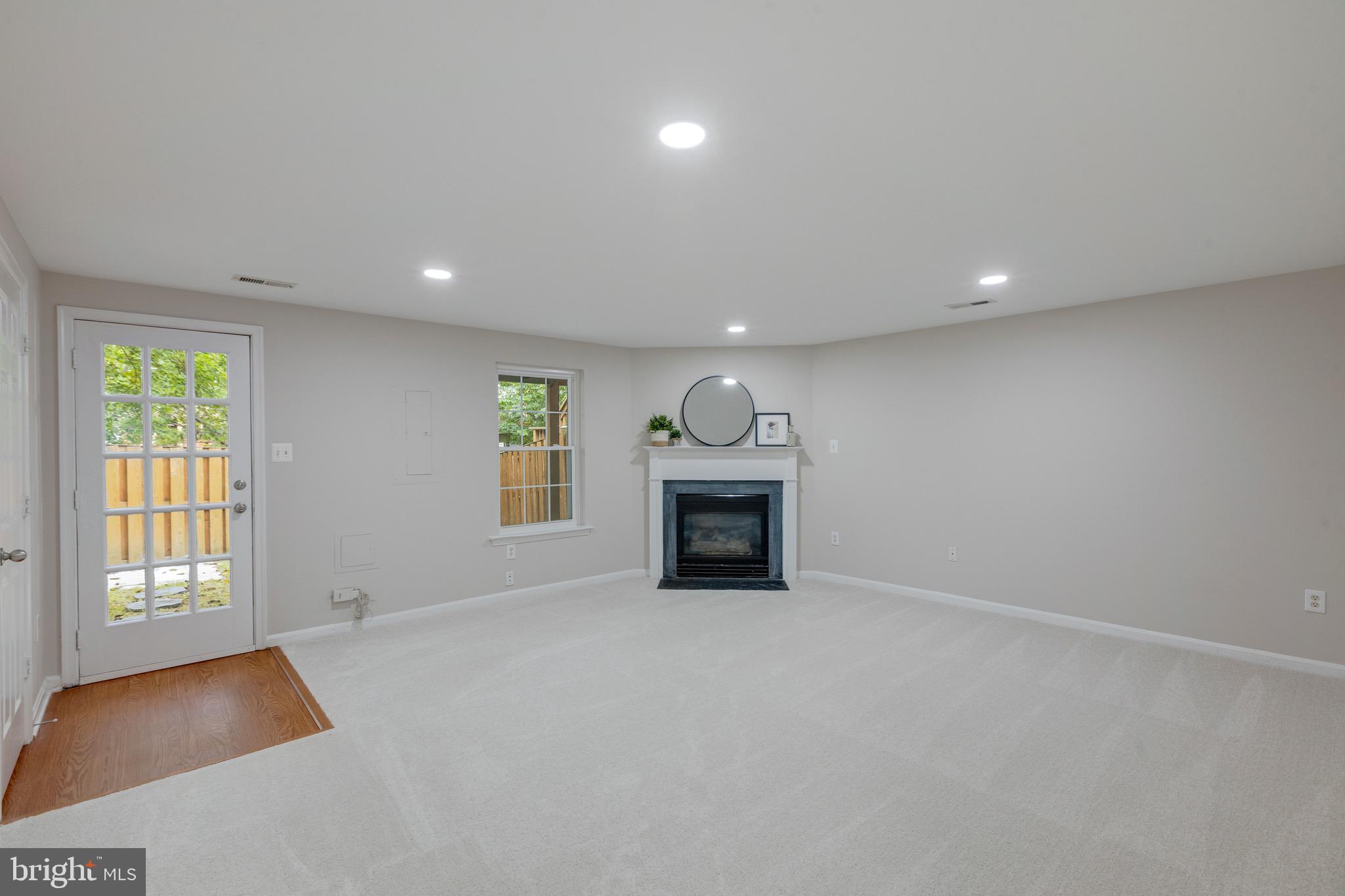 UNIVERSITY CENTER - Residential