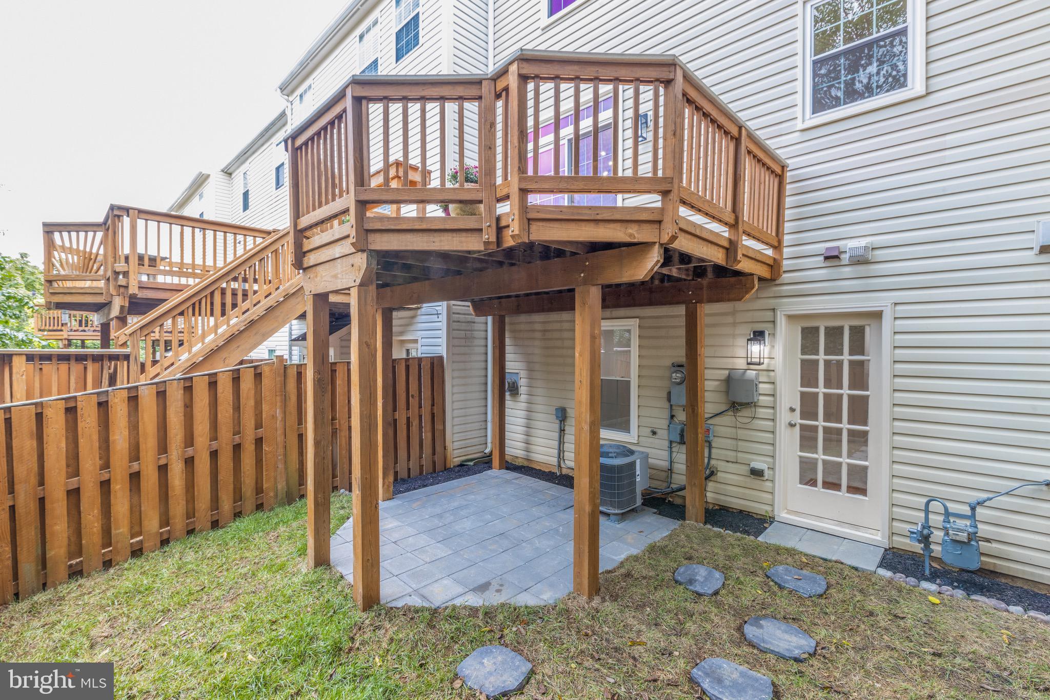 UNIVERSITY CENTER - Residential