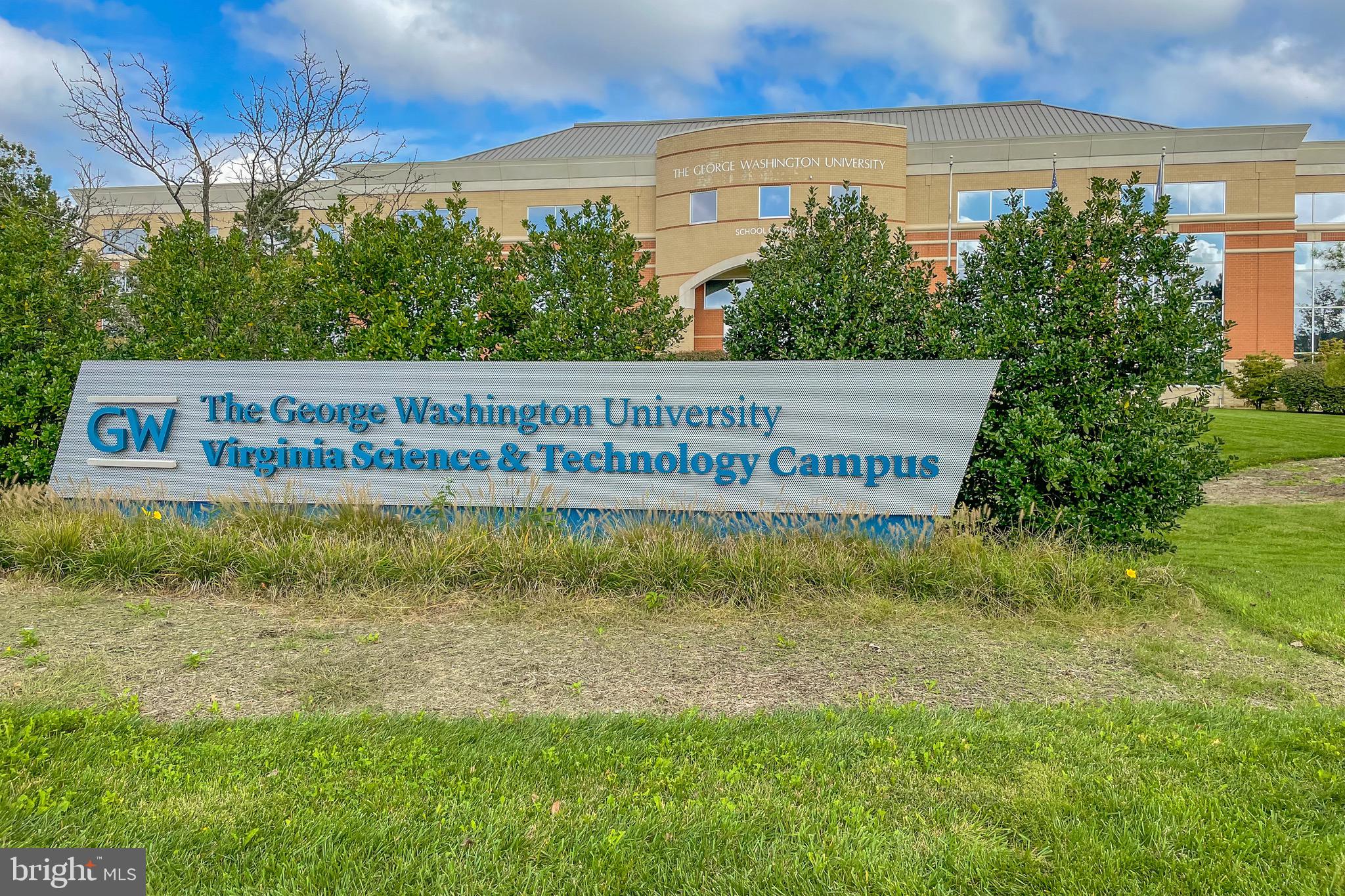 UNIVERSITY CENTER - Residential