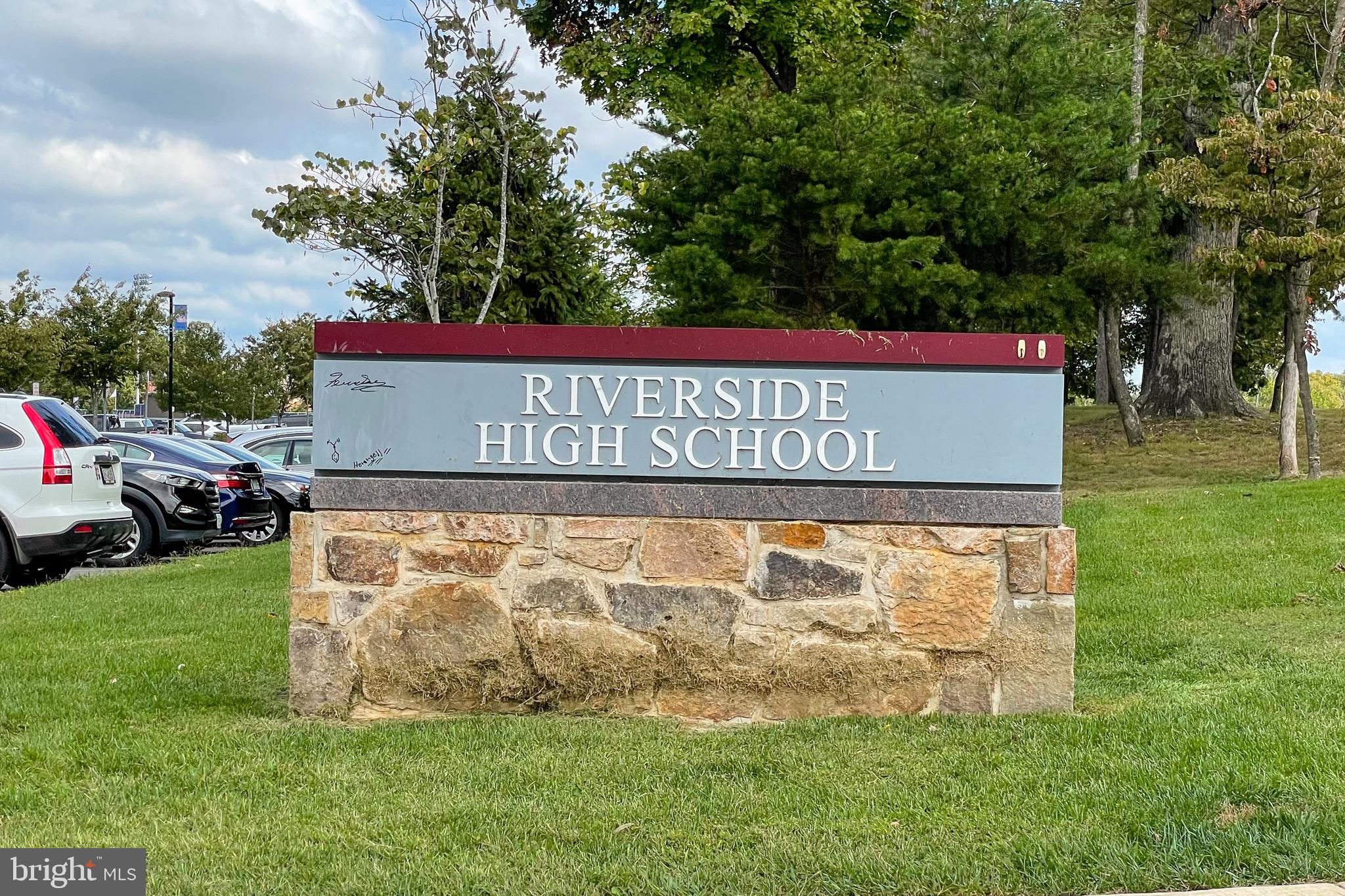 UNIVERSITY CENTER - Residential