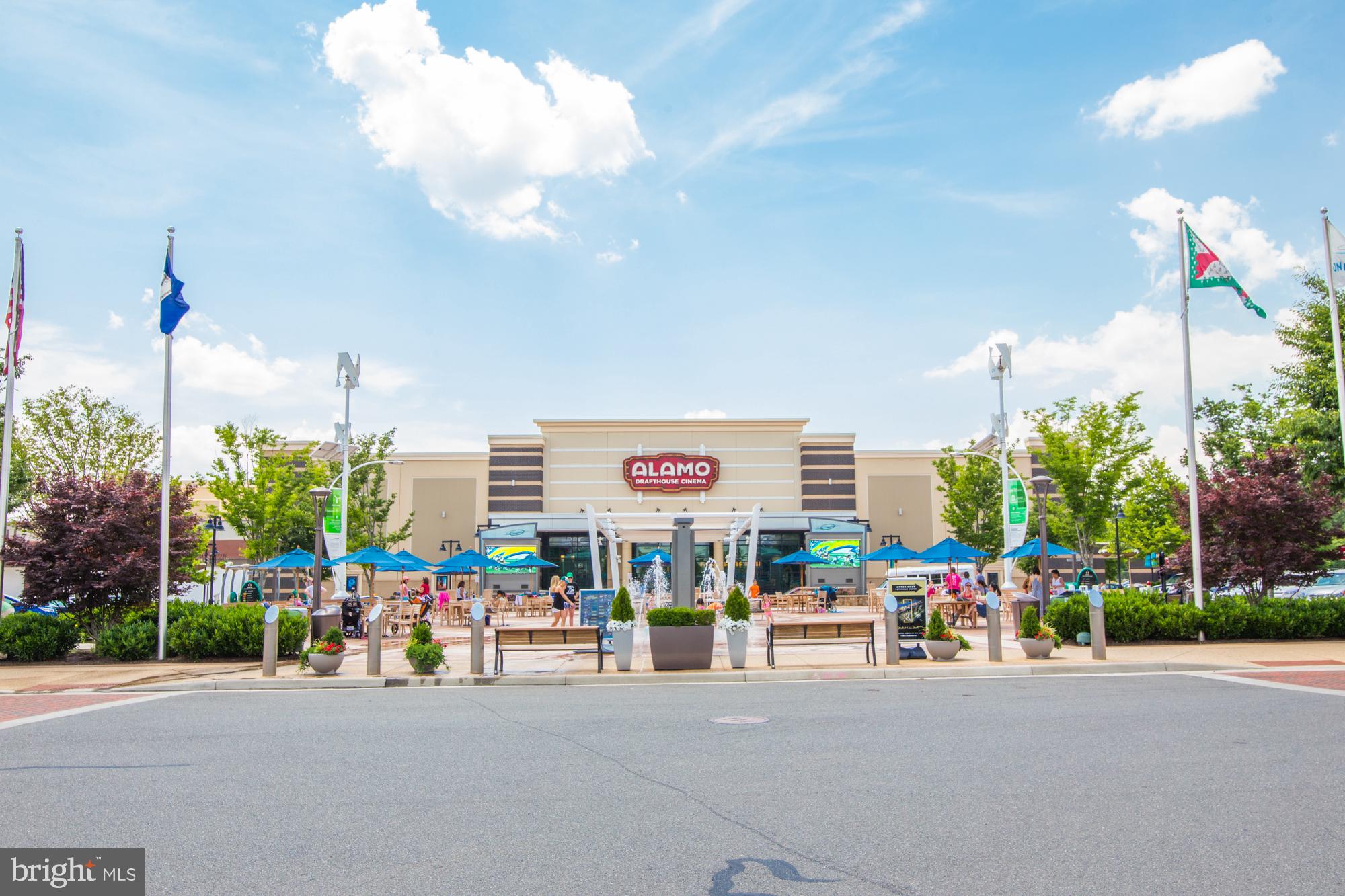 UNIVERSITY CENTER - Residential