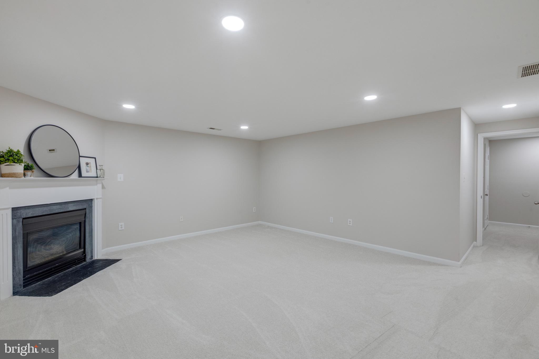 UNIVERSITY CENTER - Residential