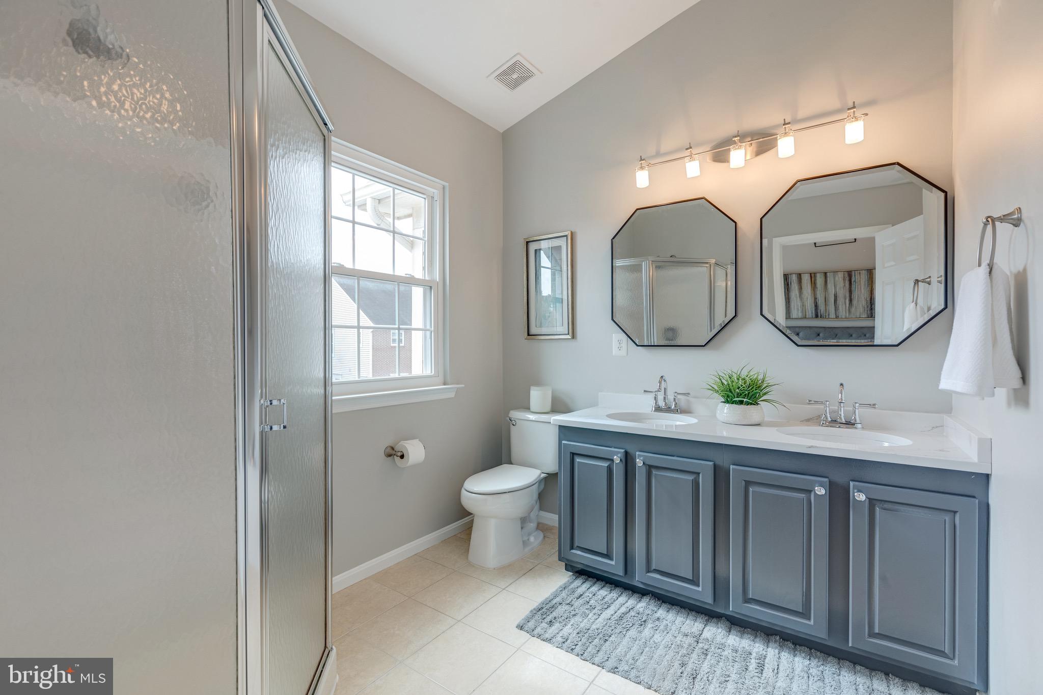 UNIVERSITY CENTER - Residential