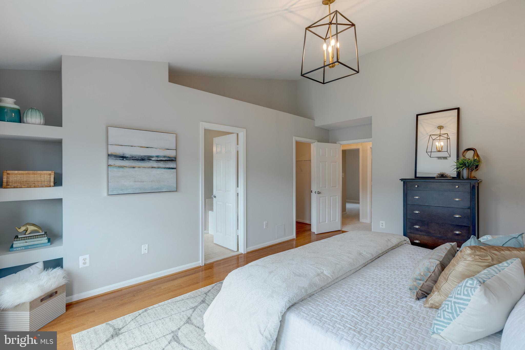 UNIVERSITY CENTER - Residential