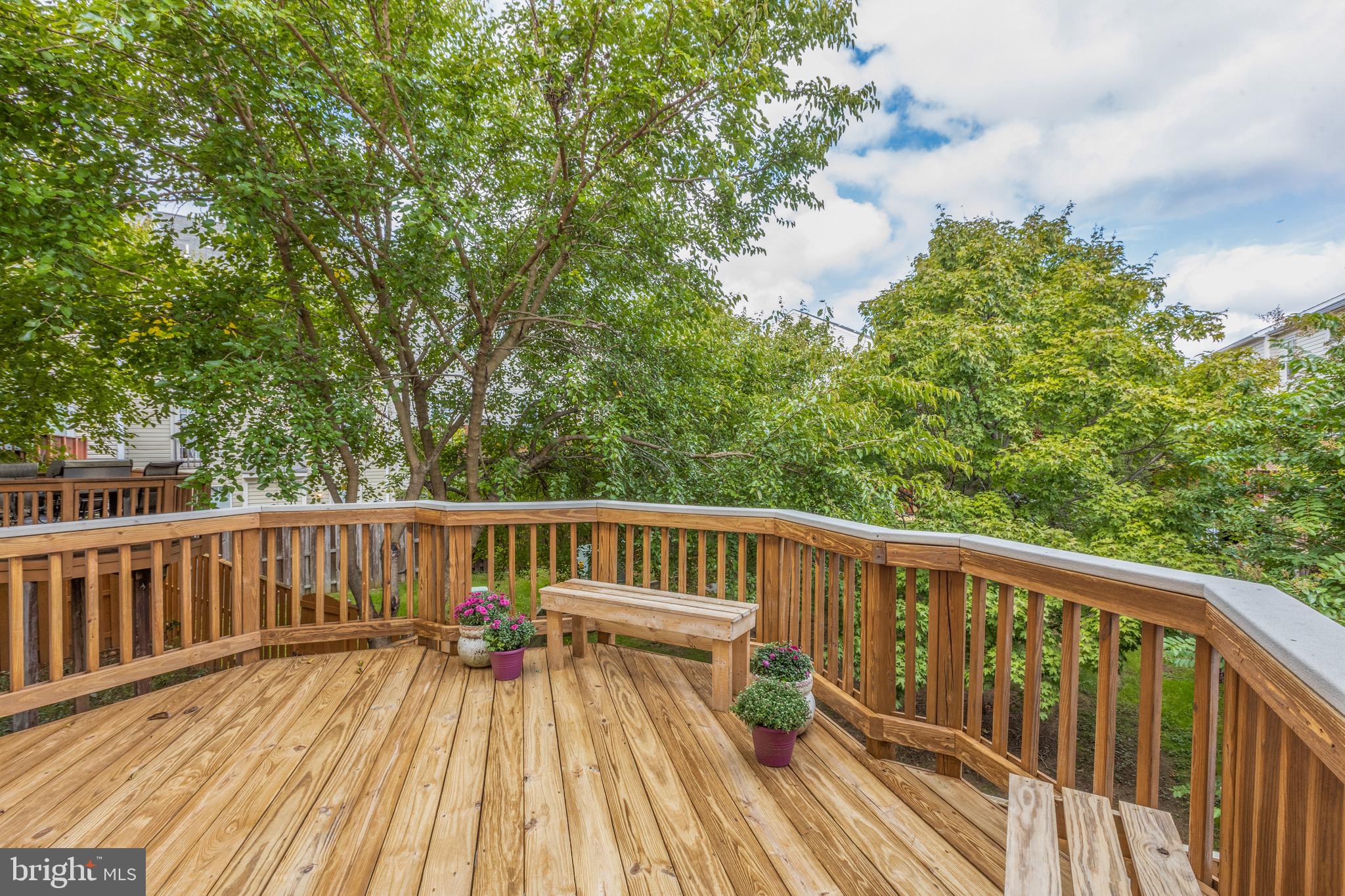 UNIVERSITY CENTER - Residential