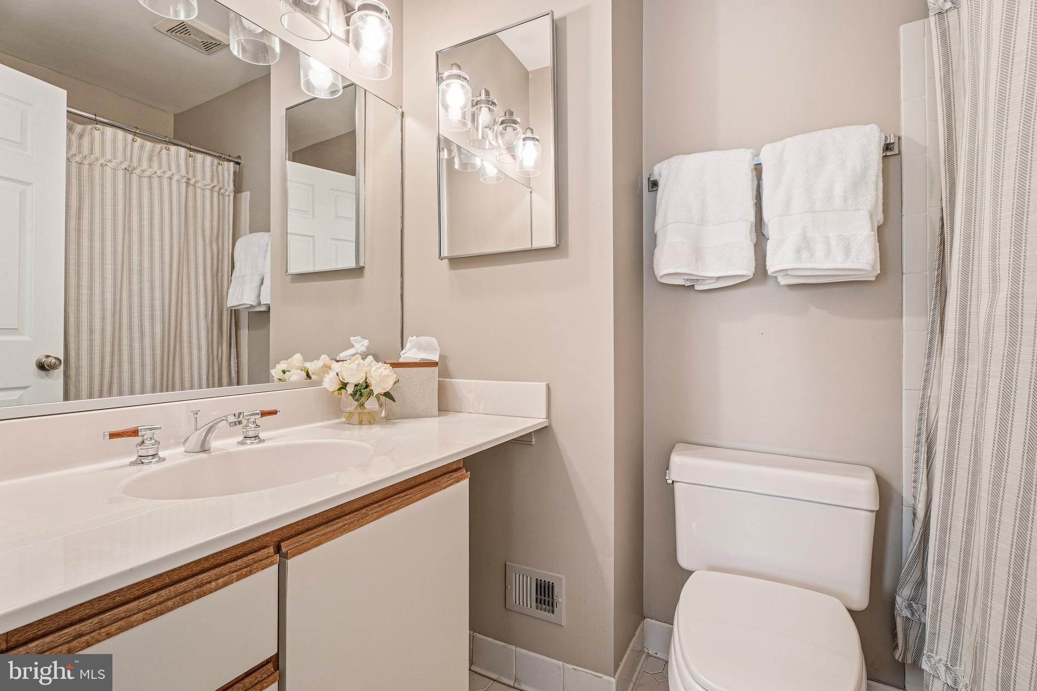 LOVETON FARMS - Residential