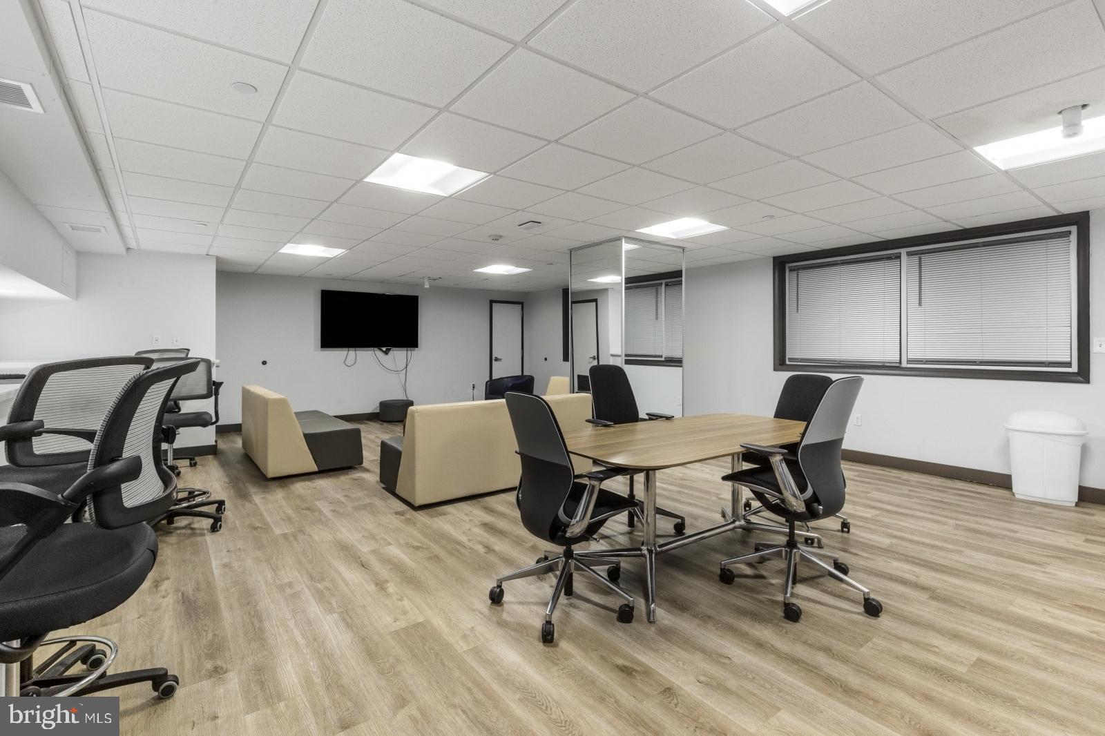 CENTER CITY - Residential Lease