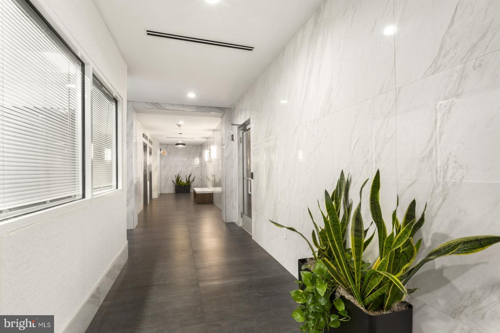 CENTER CITY - Residential Lease