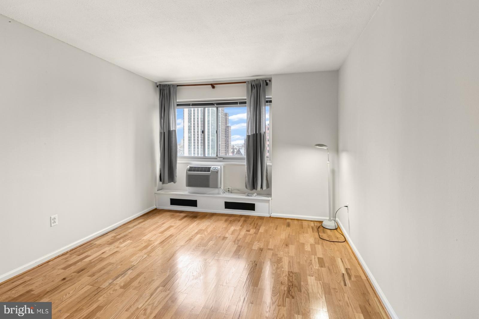 CENTER CITY - Residential Lease