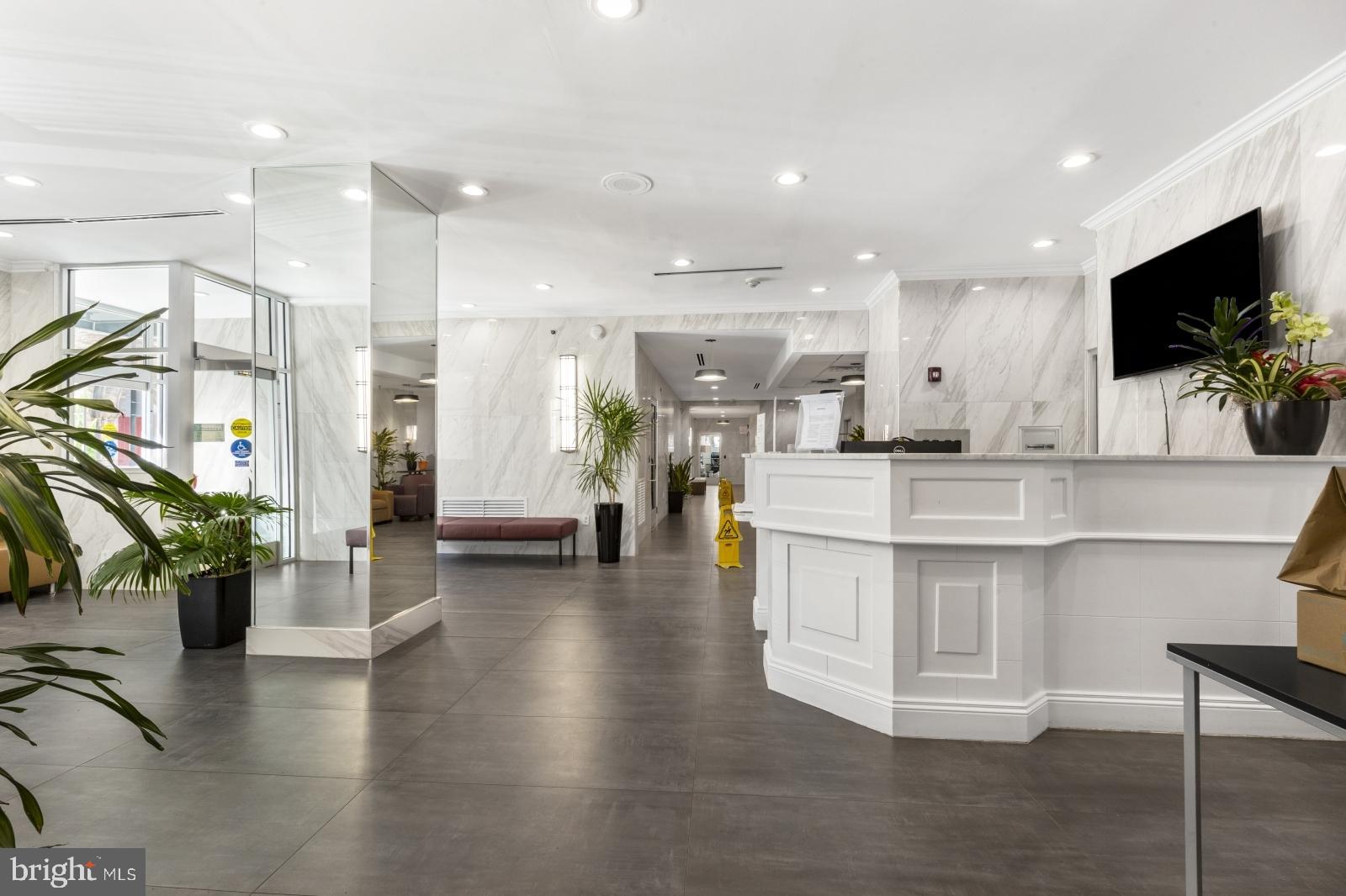 CENTER CITY - Residential Lease