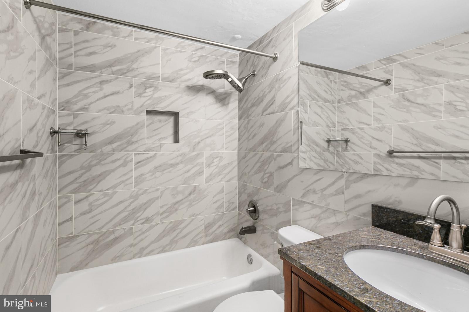 CENTER CITY - Residential Lease