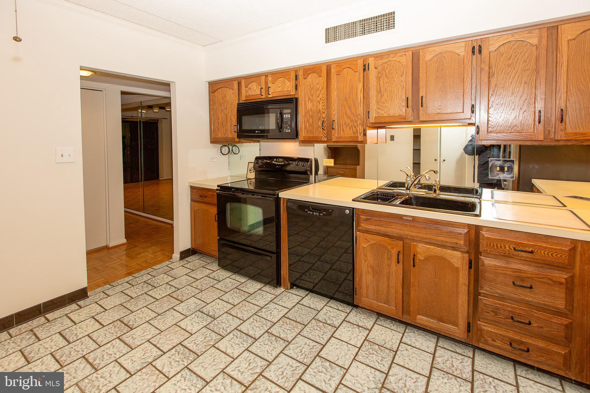 VALLEY FORGE TOWER - Residential Lease