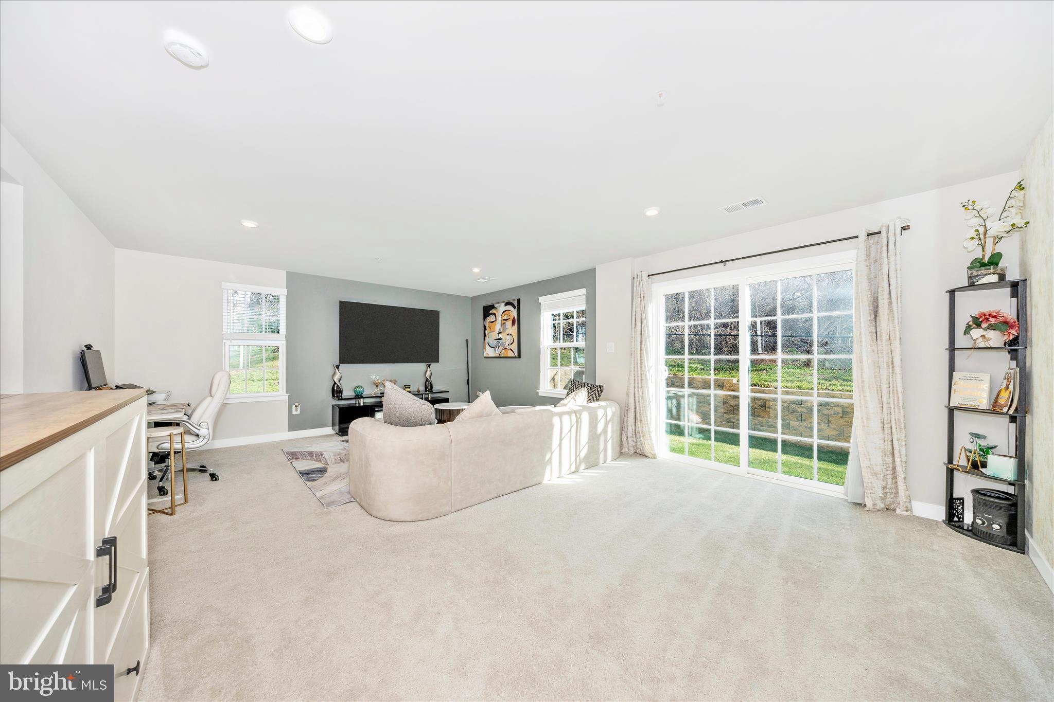 BELLE AIR TOWNHOMES - Residential