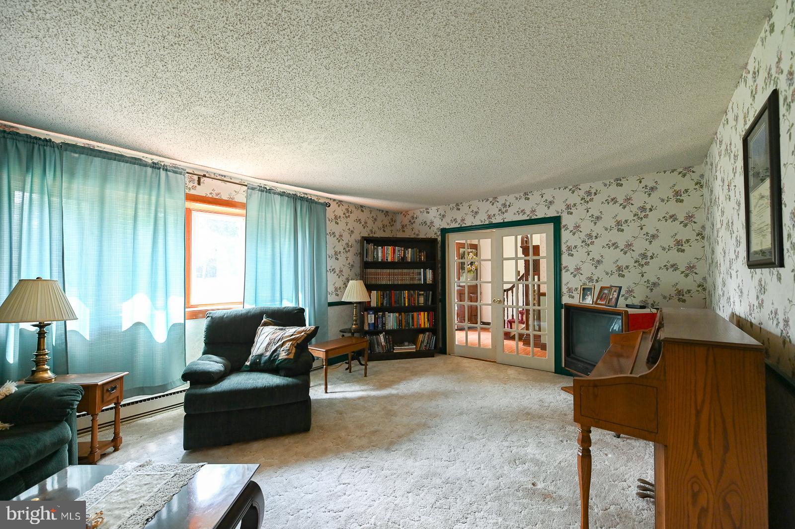 THE PINES - Residential