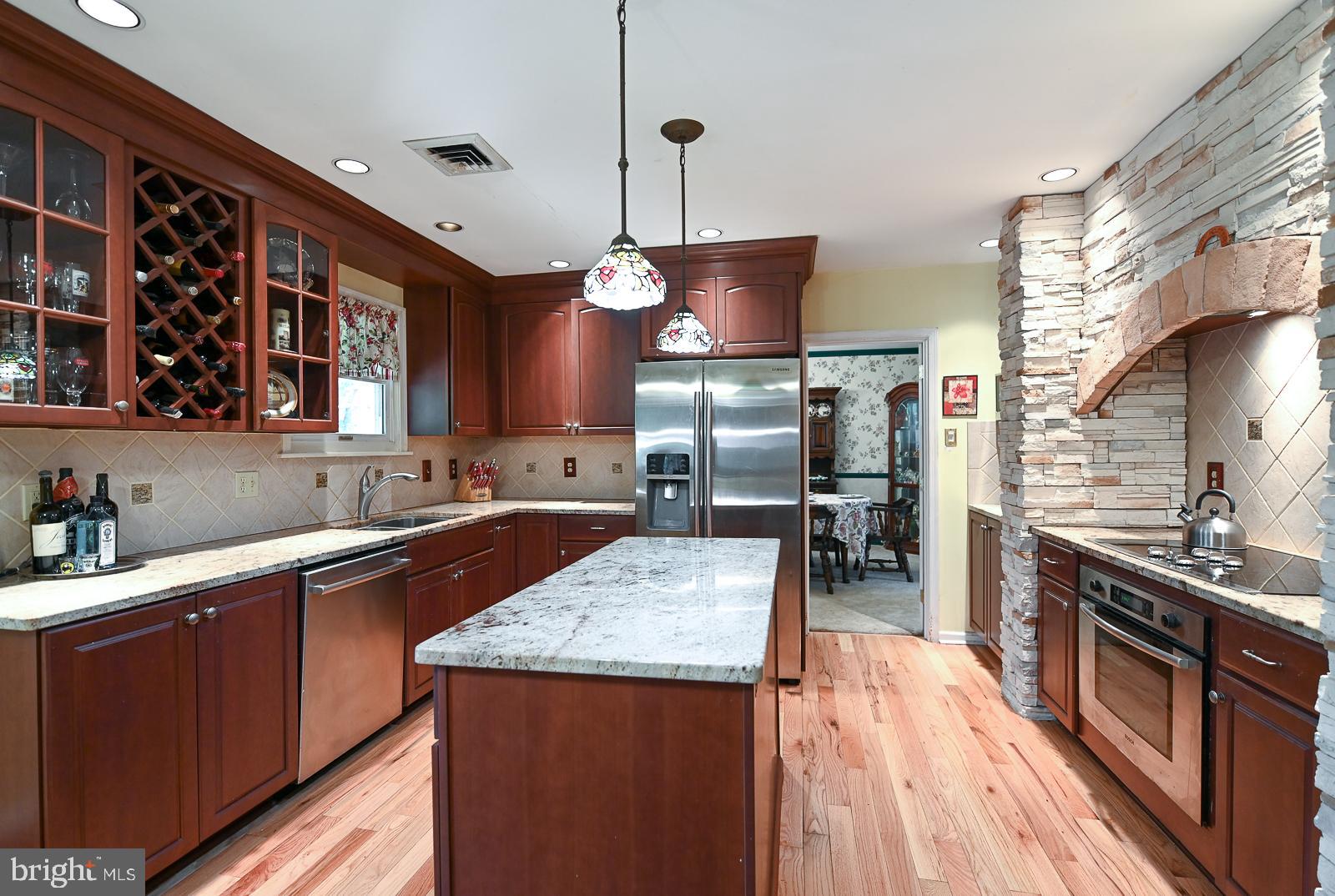 THE PINES - Residential