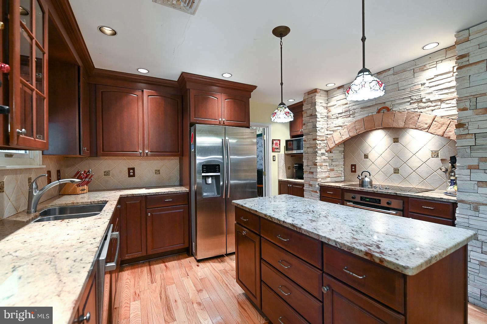 THE PINES - Residential