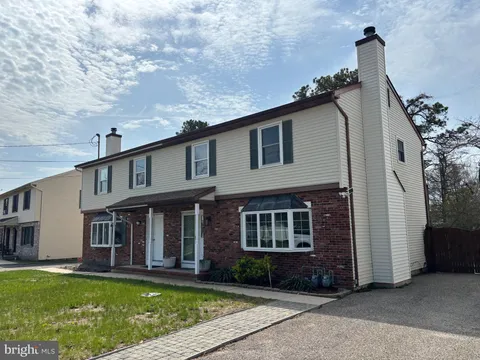 MLS: NJOC2038818