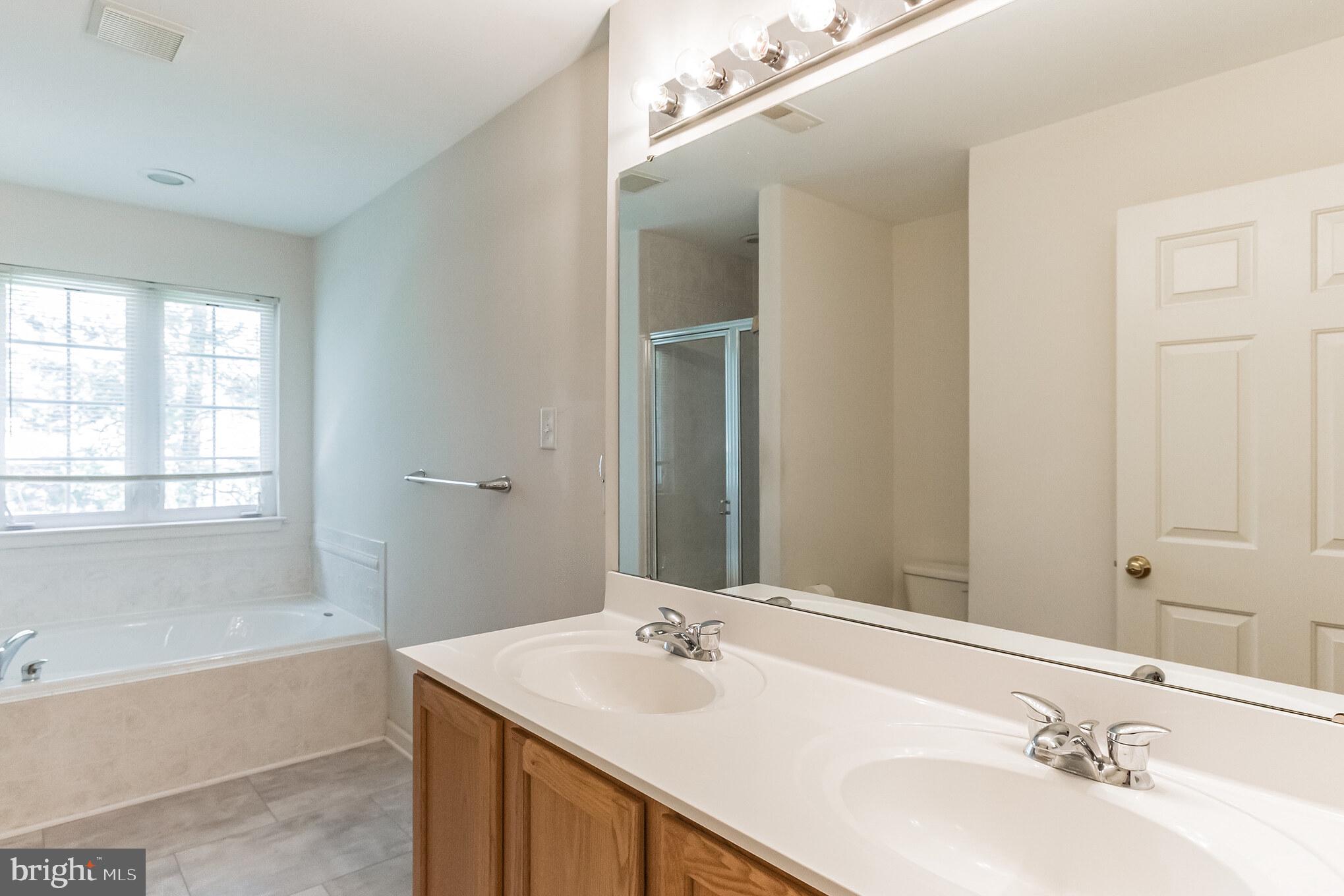 RISING HILLS - Residential