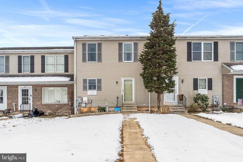 Photo of 211 Poplar Drive, READING, PA 19606 (MLS # PABK2068602)
