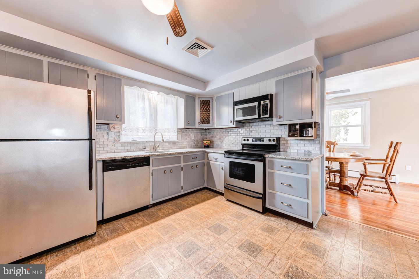 HILLWOOD TERR - Residential