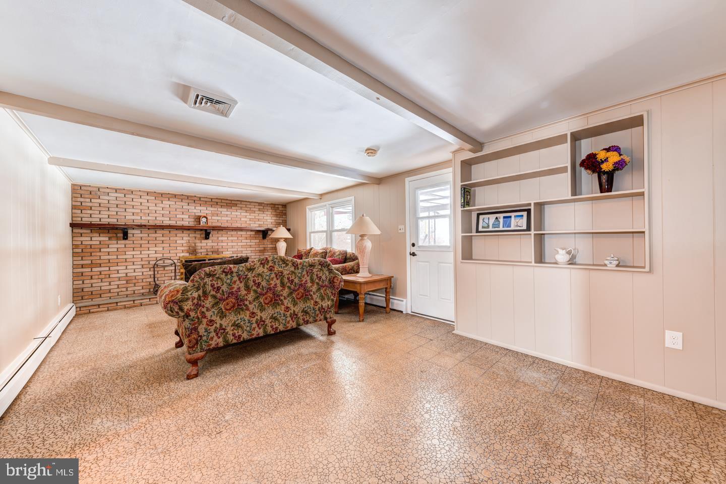 HILLWOOD TERR - Residential