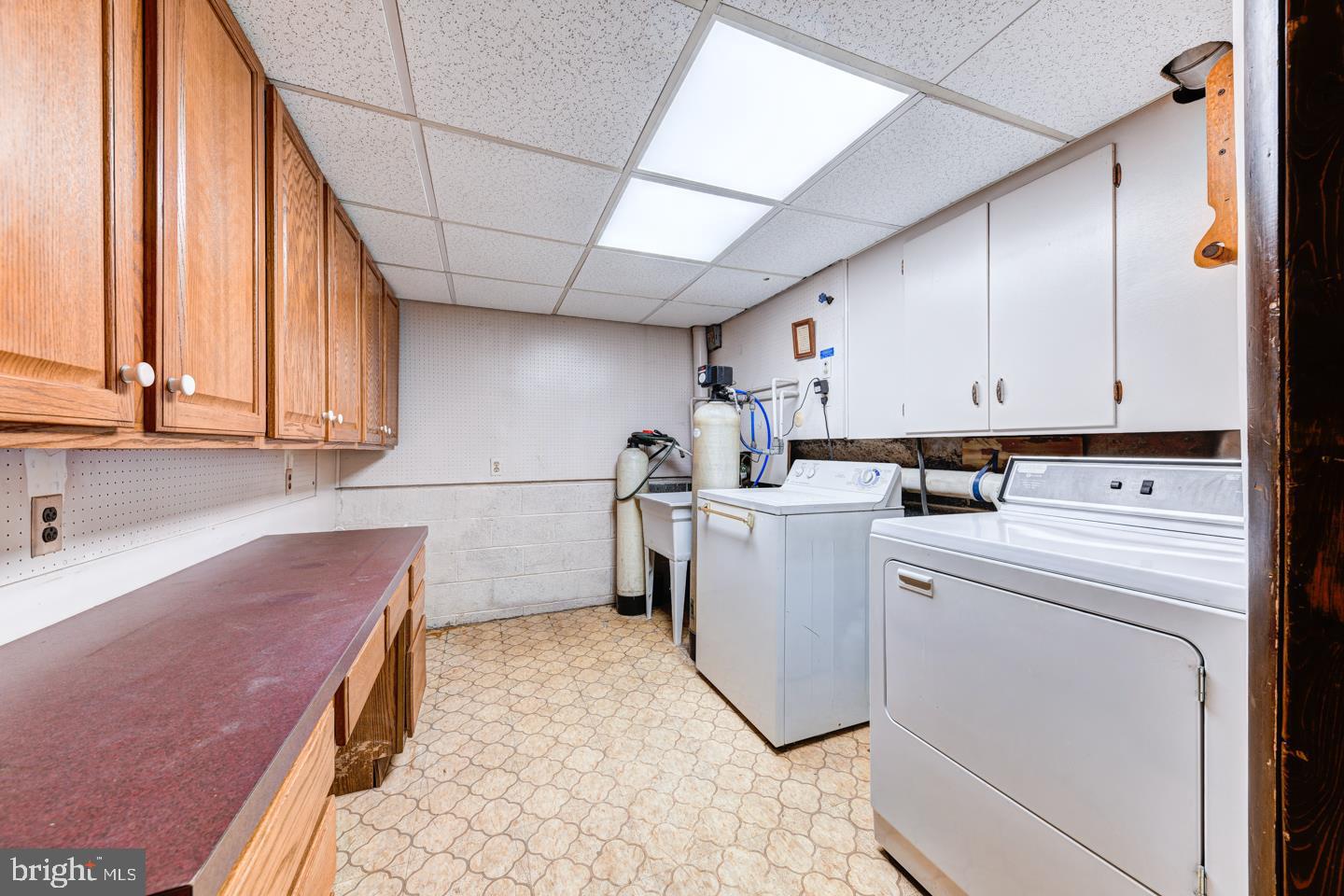 HILLWOOD TERR - Residential