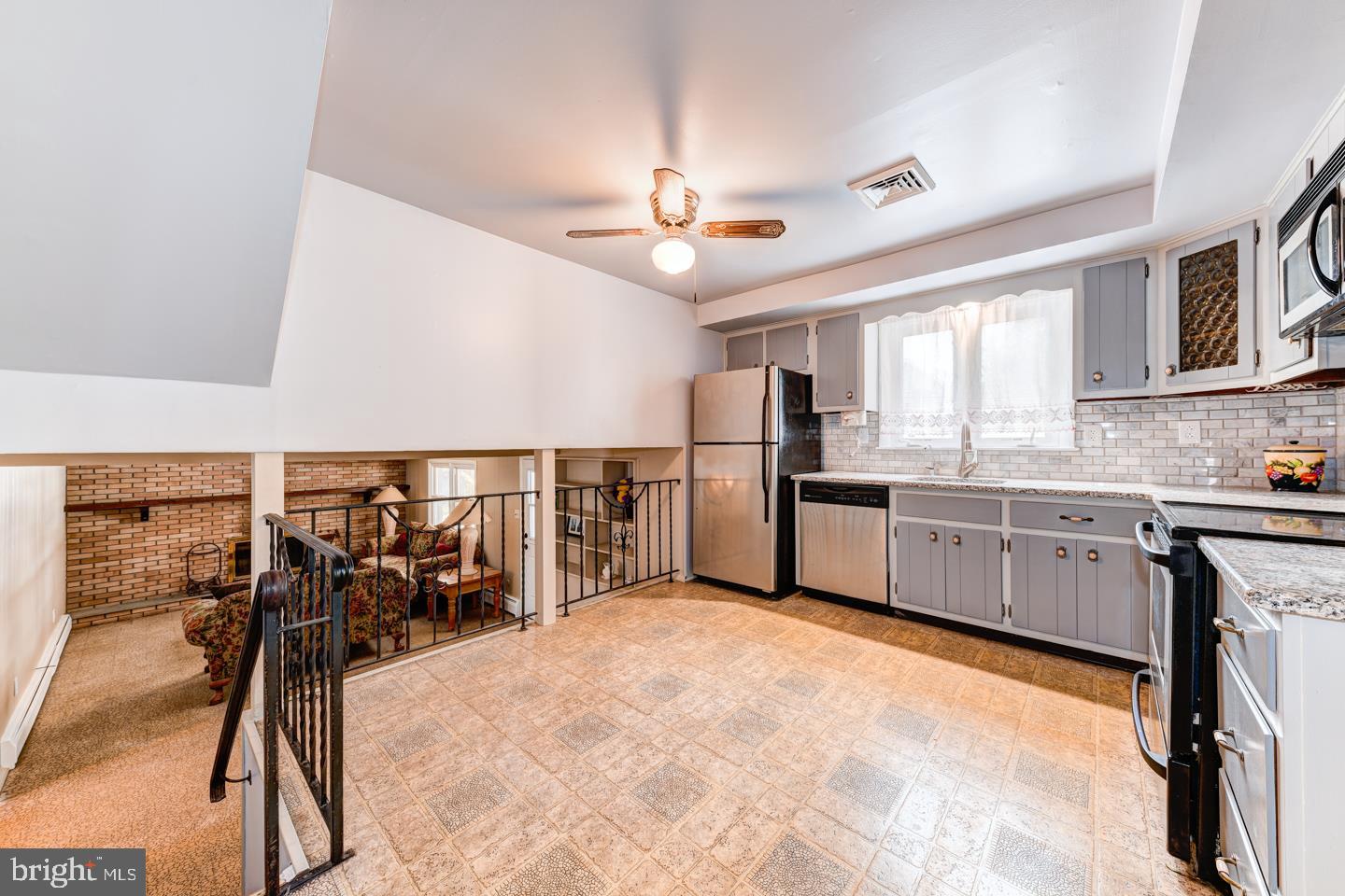 HILLWOOD TERR - Residential