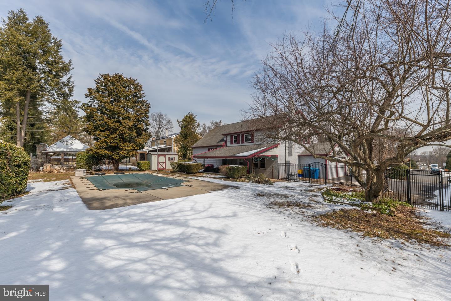 HILLWOOD TERR - Residential