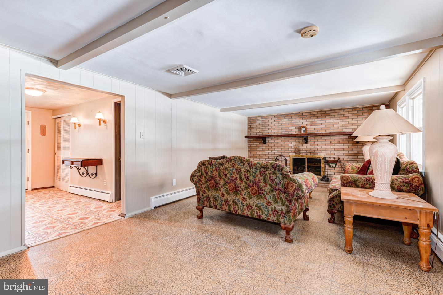 HILLWOOD TERR - Residential