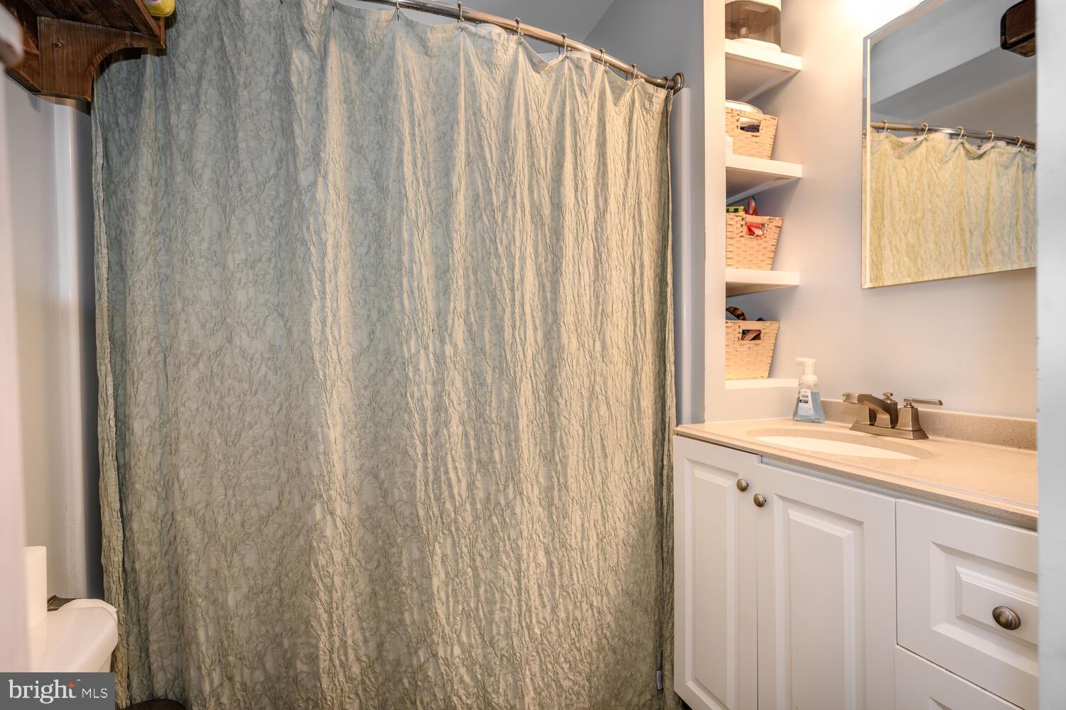 CHESTER HARBOR - Residential