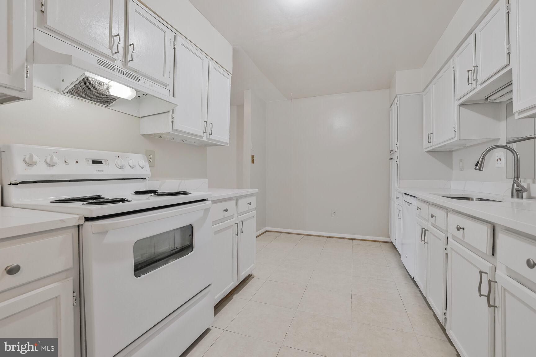 WOODFIELD AT MANCHESTER - Residential Lease