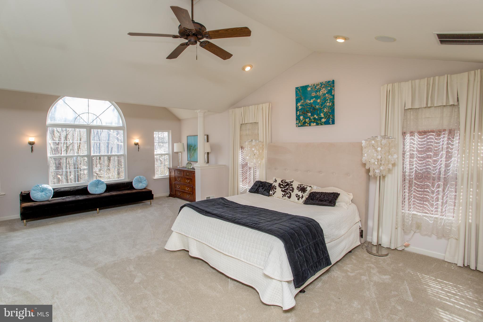 RIVERWOODS - Residential