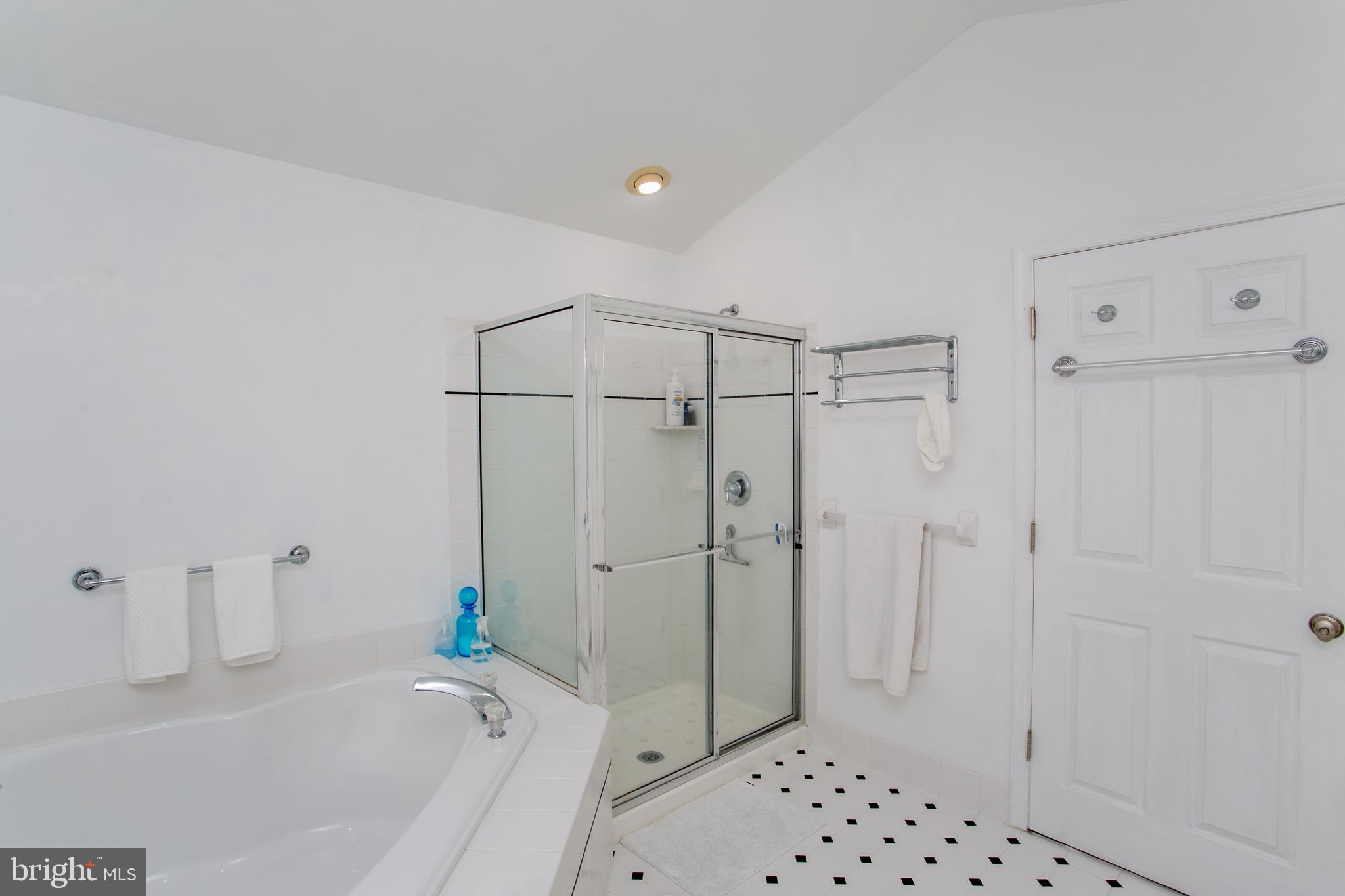 RIVERWOODS - Residential