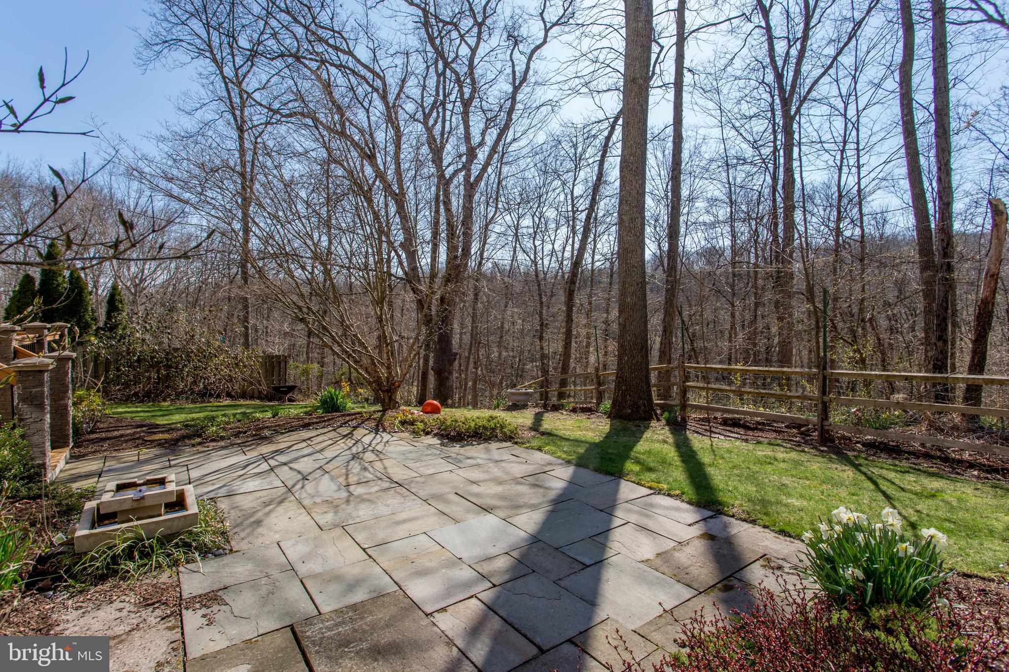 RIVERWOODS - Residential