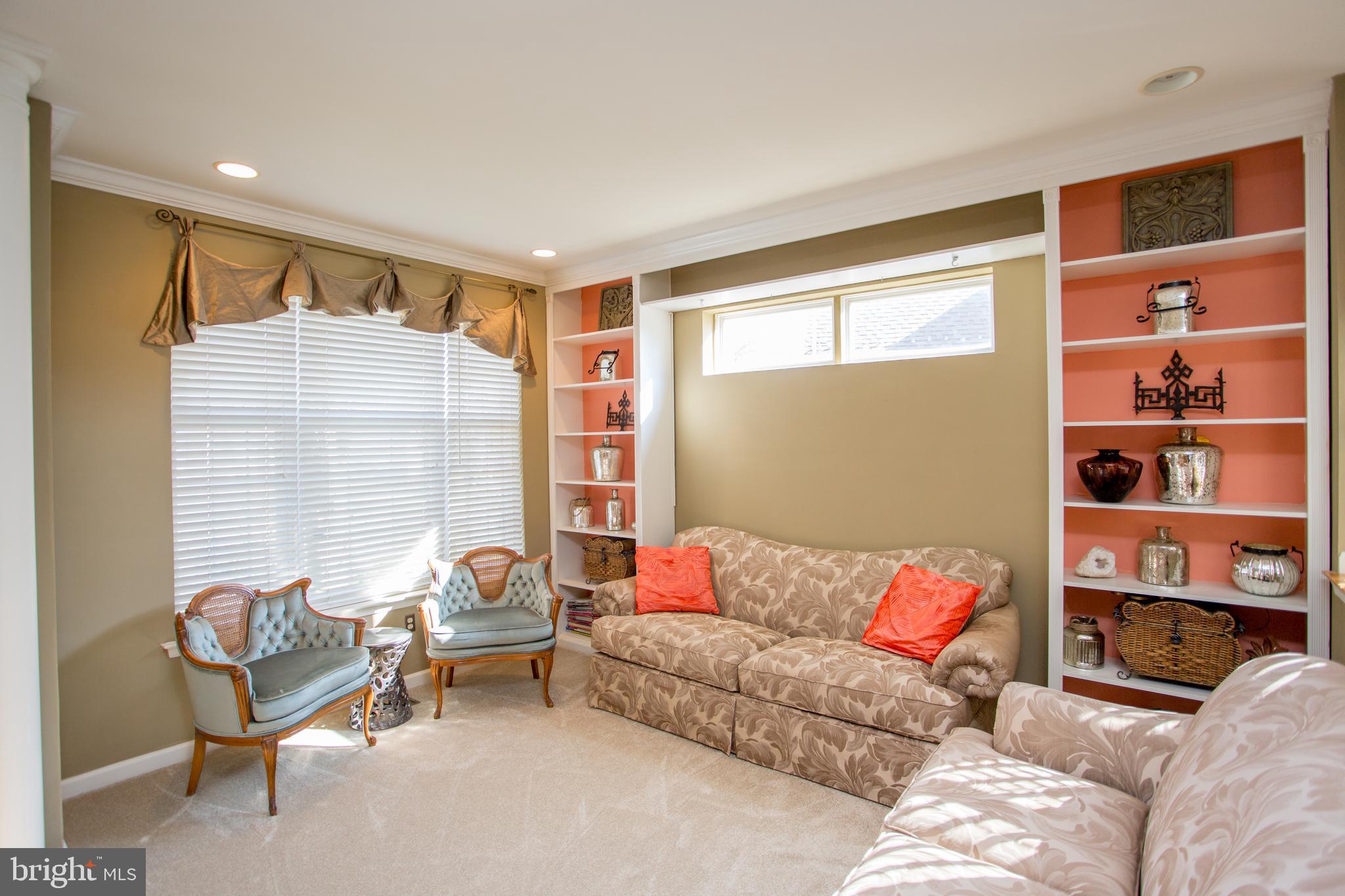 RIVERWOODS - Residential