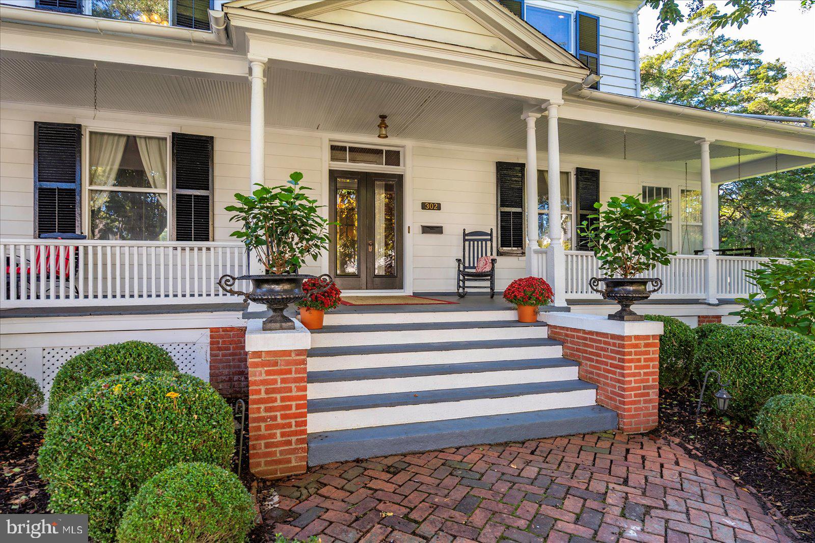 302 MIDDLE BOULEVARD