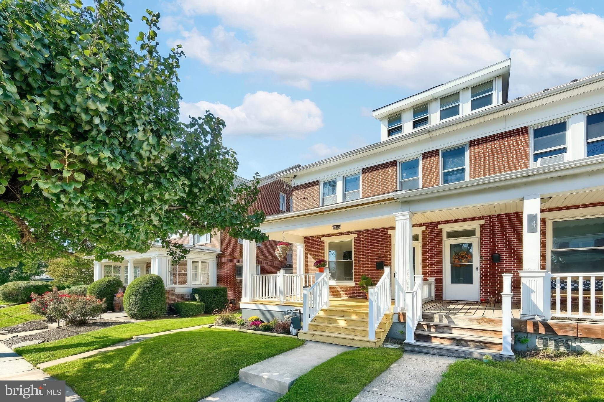 749 W BROADWAY