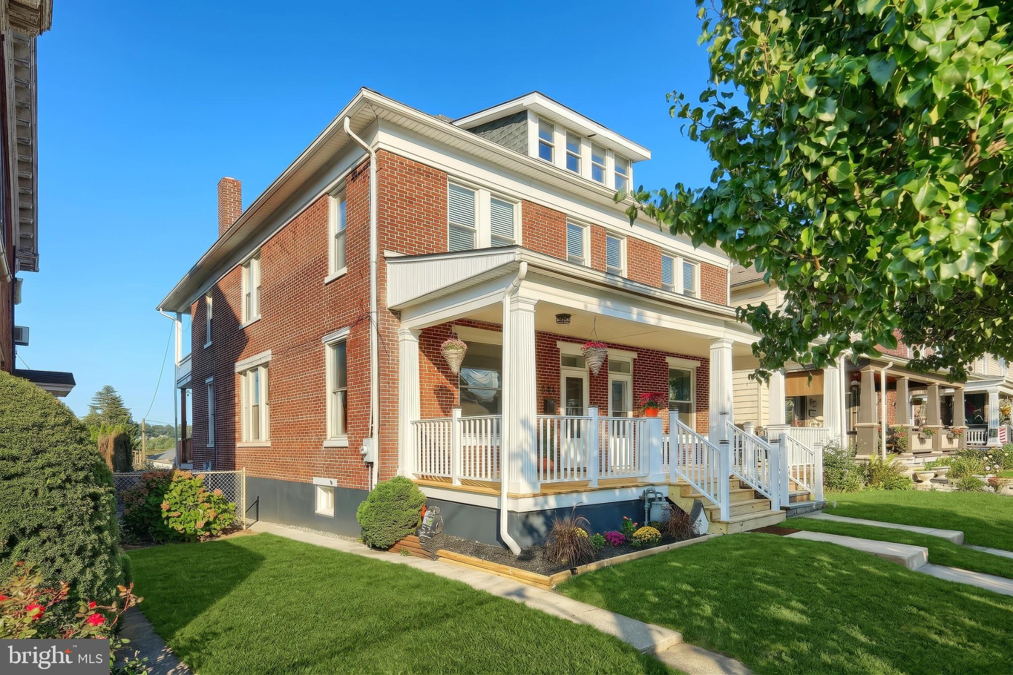 749 W BROADWAY