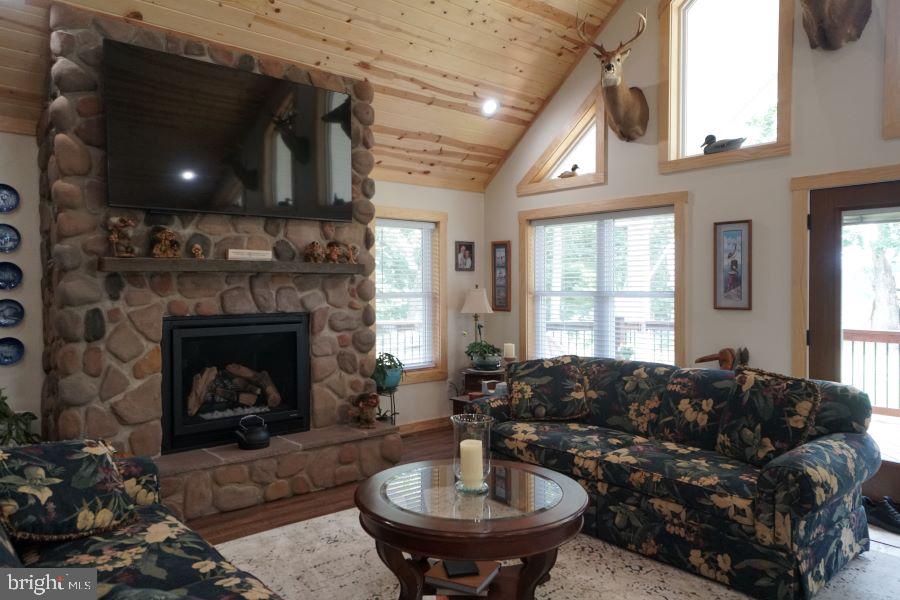 SUGAR GROVE ESTATES - Residential