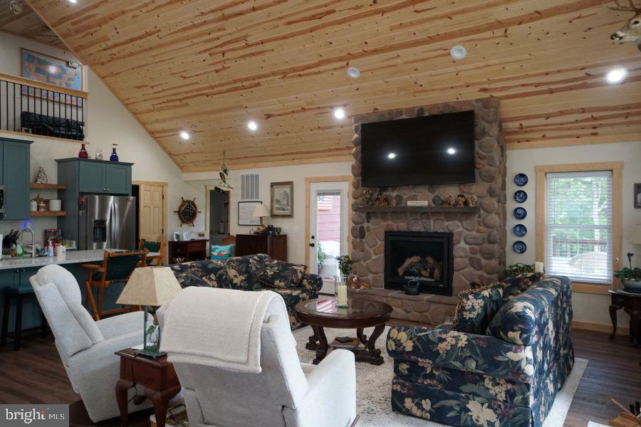 SUGAR GROVE ESTATES - Residential