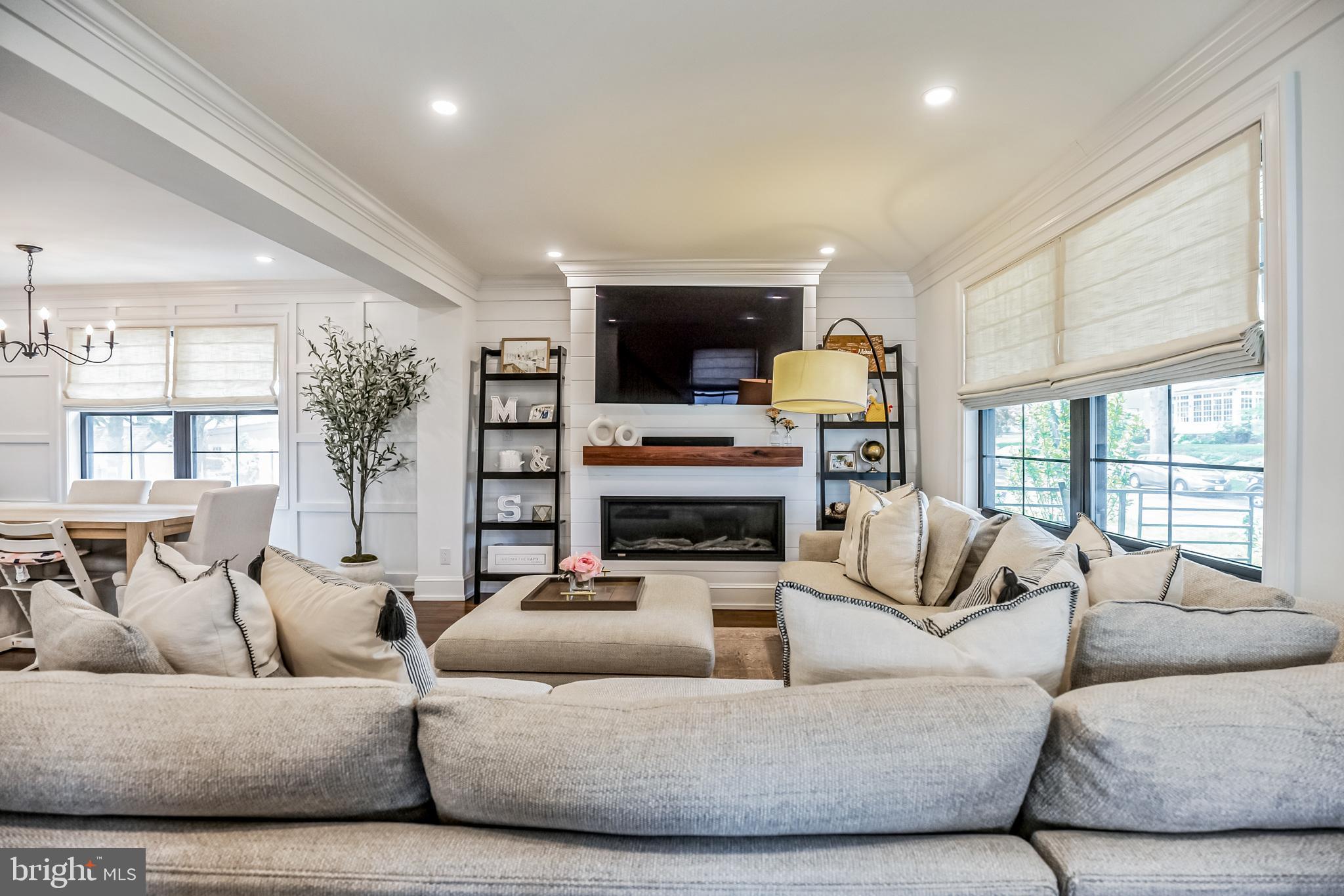 OAKMONT - Residential