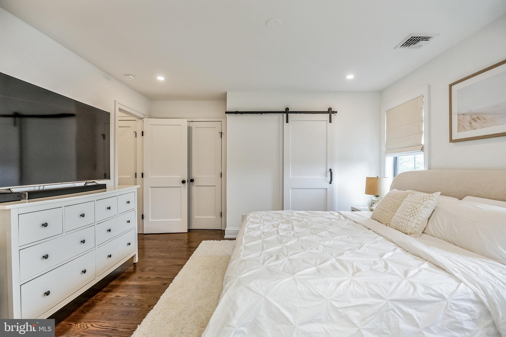 OAKMONT - Residential