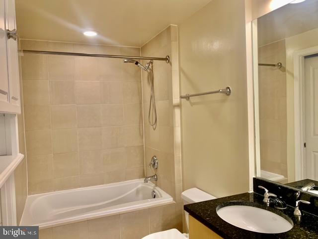 MIDTOWN AT RESTON TOWN CENTER - Residential Lease