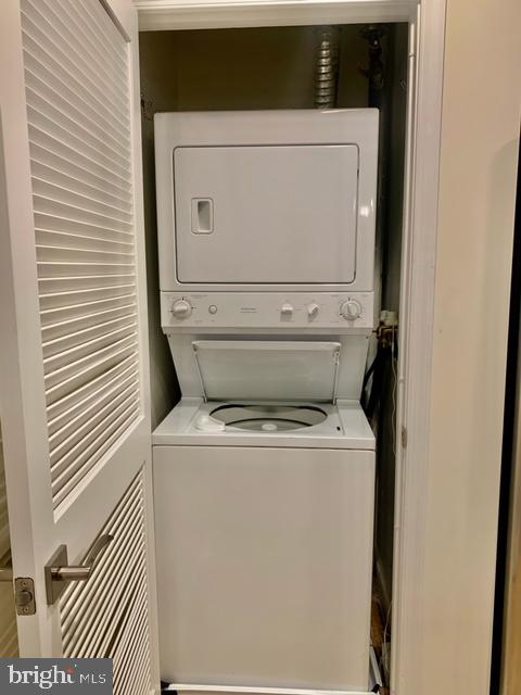 MIDTOWN AT RESTON TOWN CENTER - Residential Lease